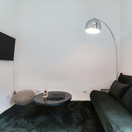 Giuliny Lovely Flat - The House Of Travelers Комо Экстерьер фото