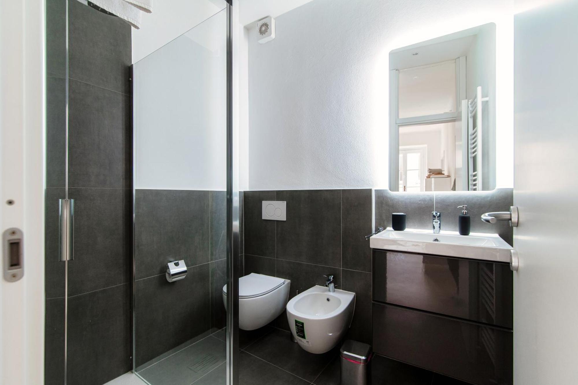 Giuliny Lovely Flat - The House Of Travelers Комо Экстерьер фото