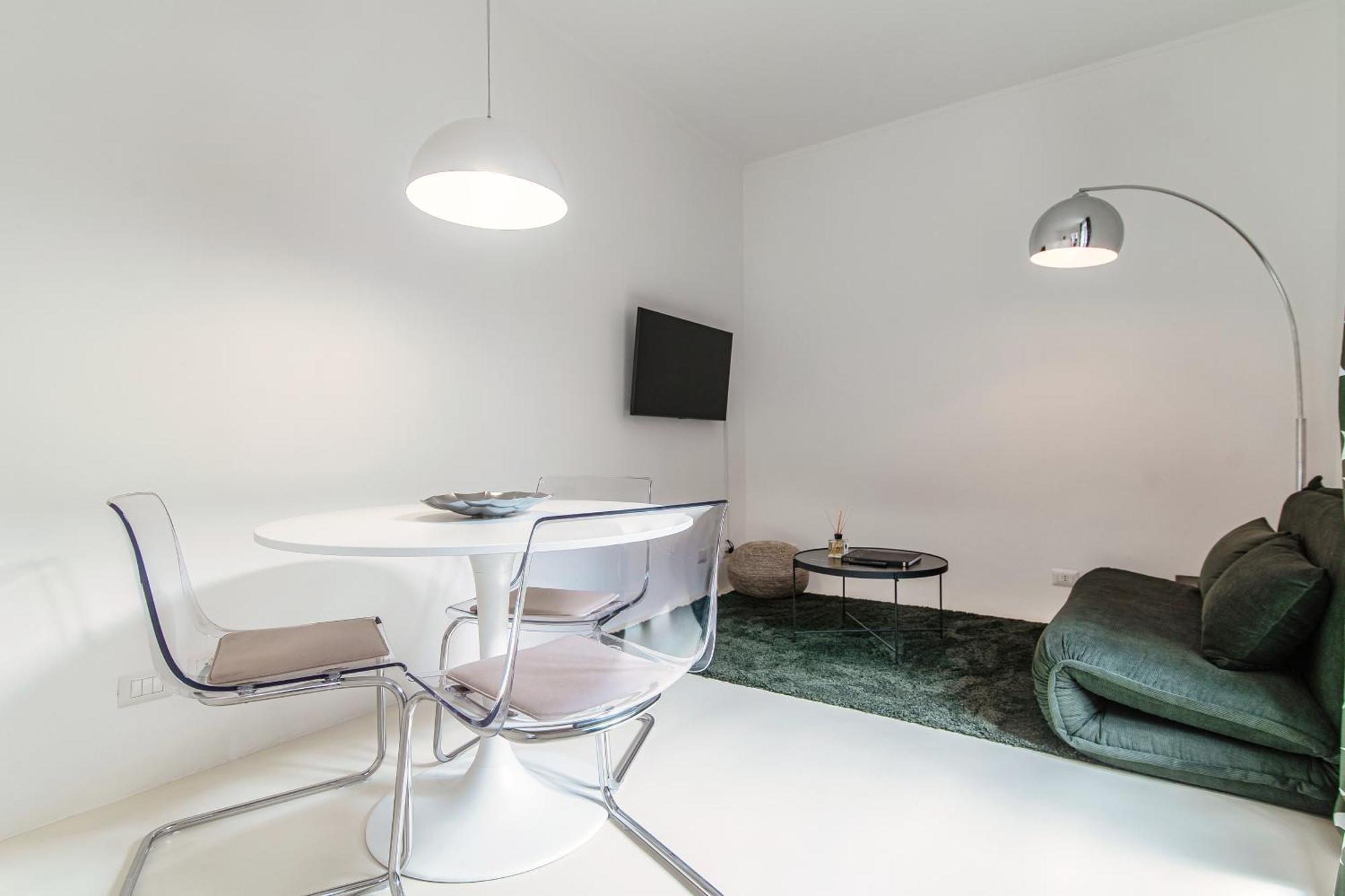 Giuliny Lovely Flat - The House Of Travelers Комо Экстерьер фото