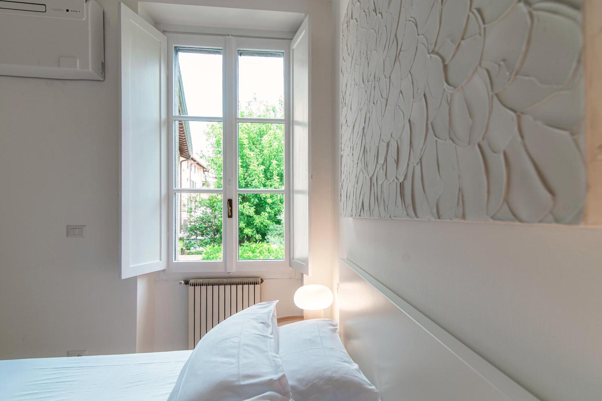 Giuliny Lovely Flat - The House Of Travelers Комо Экстерьер фото